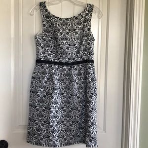 Ann Taylor LOFT black/white dress size 2